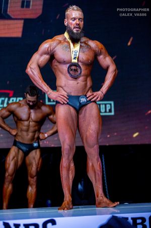 CLASSIC PHYSIQUE НОВИЧКИ
